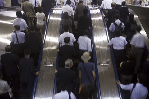 Project Managers Follow The Crowd As Your Last Resort