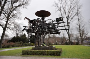 How To Manage A Chaos Machine Jean_Tinguely_-_Heureka_-_Zürichhorn